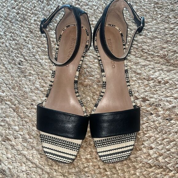 Bernardo by Anthropologie Cameron Heels
Size 7.5M - Picture 8 of 8